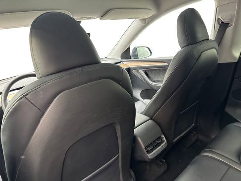 Used 2025 Tesla Model Y Long Range AWD/4WD image 34