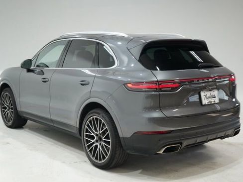 Used 2021 Porsche Cayenne AWD/4WD image 5