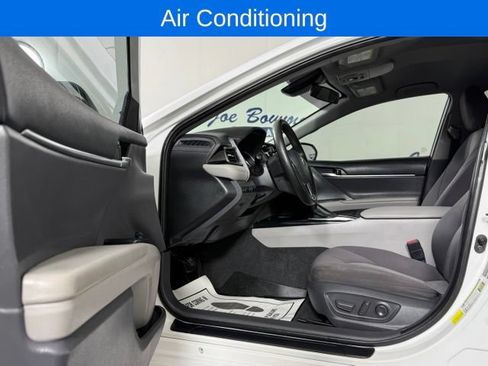 Used 2020 Toyota Camry LE FWD image 10