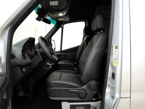 Used 2021 Mercedes-Benz Sprinter 3500 image 12