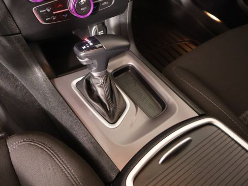 Used 2023 Dodge Charger R/T w/ Performance Handling Group RWD image 8