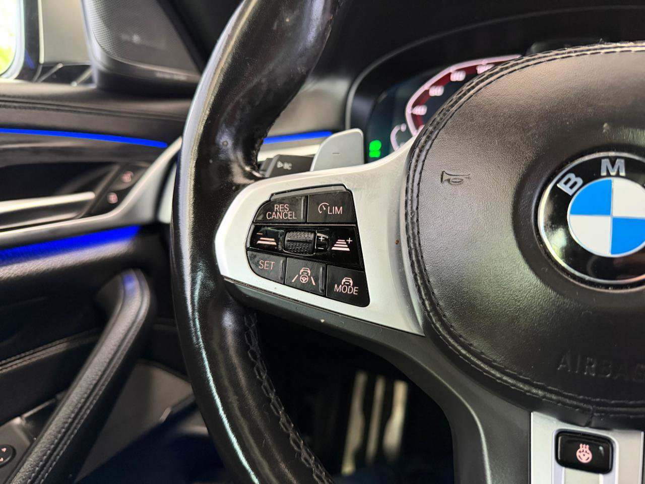 Used 2022 BMW M550i xDrive AWD/4WD image 34