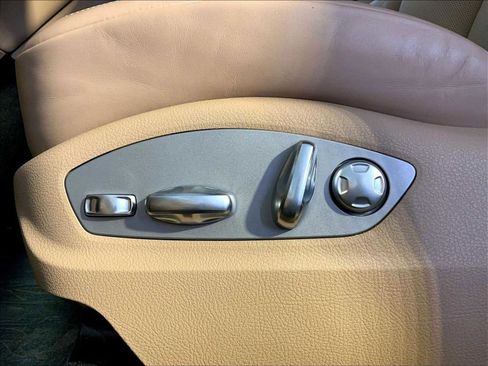 Certified 2023 Porsche Macan AWD/4WD image 39