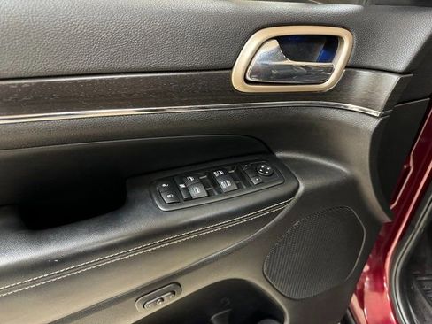 Used 2017 Jeep Grand Cherokee Limited image 7