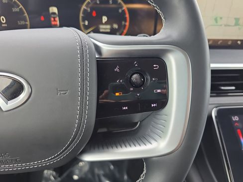 Certified 2025 INFINITI QX80 Sensory AWD/4WD image 18