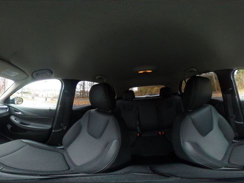 Used 2025 Buick Encore GX Preferred image 36