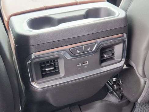Used 2026 GMC Sierra 2500 Denali Ultimate AWD/4WD image 32