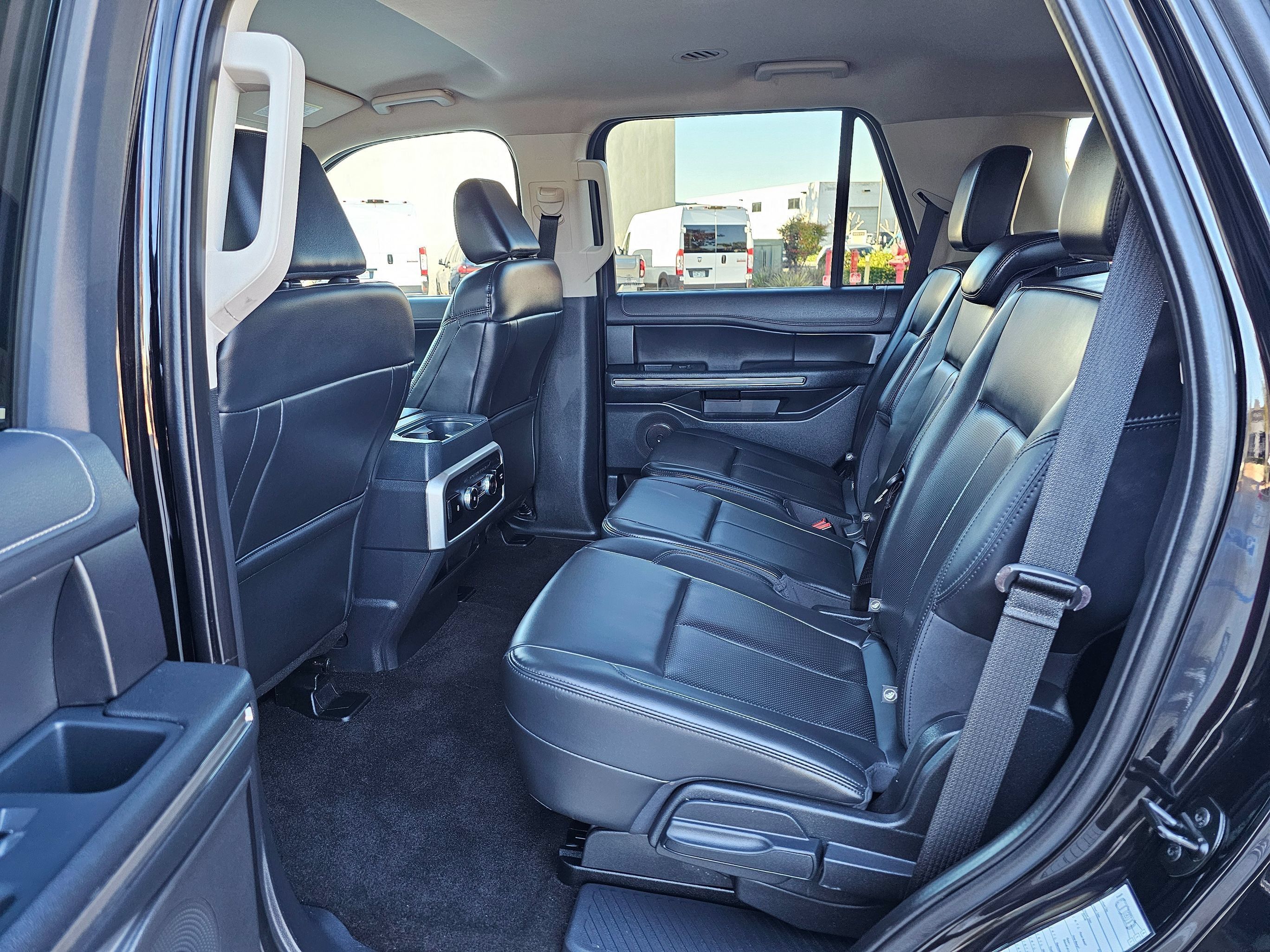 Used 2022 Ford Expedition XLT AWD/4WD image 19