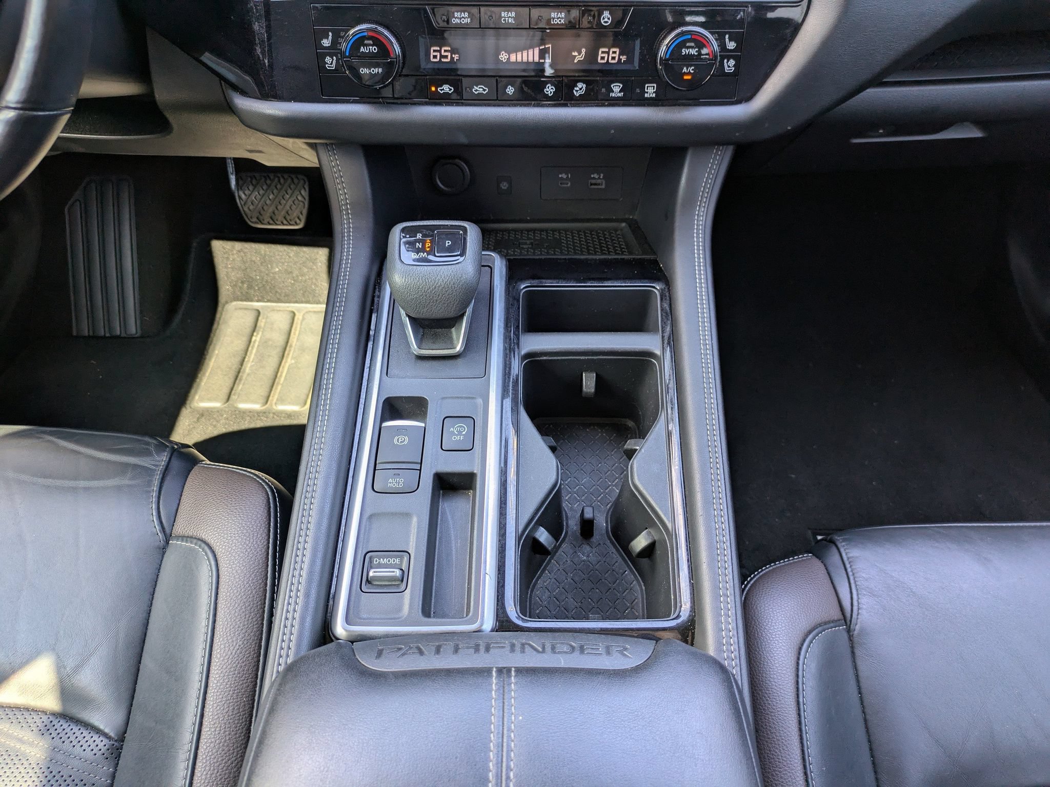 Used 2022 Nissan Pathfinder Platinum w/ Cargo Package FWD image 20