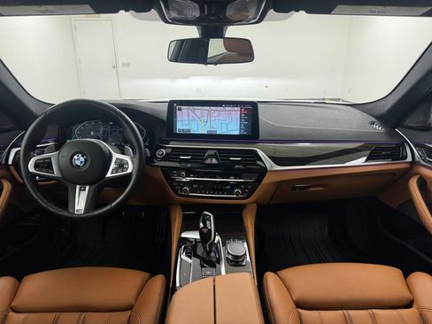 Used 2022 BMW 530i xDrive w/ M Sport Package image 17