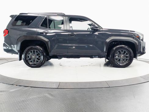 Certified 2025 Toyota 4Runner SR5 AWD/4WD image 12