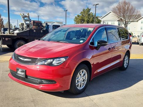 New 2026 Chrysler Voyager LX image 4