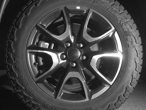 Used 2025 Jeep Compass Trailhawk AWD/4WD image 12
