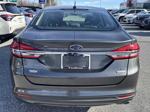 Used 2017 Ford Fusion SE image 4