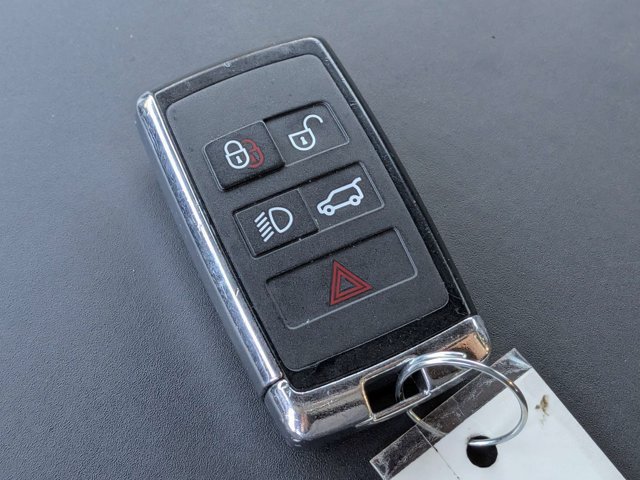 Used 2025 Land Rover Defender 110 S AWD/4WD image 28