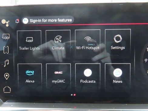 Used 2025 GMC Sierra 1500 Elevation image 18