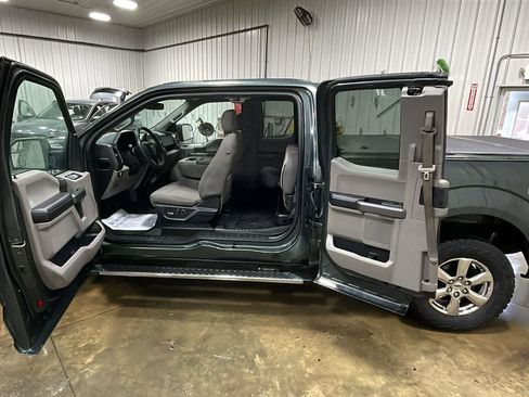Used 2018 Ford F150 XLT w/ Equipment Group 302A Luxury image 10