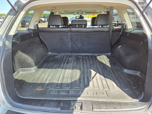 Used 2010 Subaru Outback 2.5i Limited AWD/4WD image 27
