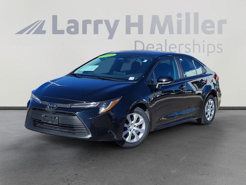 Certified 2024 Toyota Corolla LE image 1
