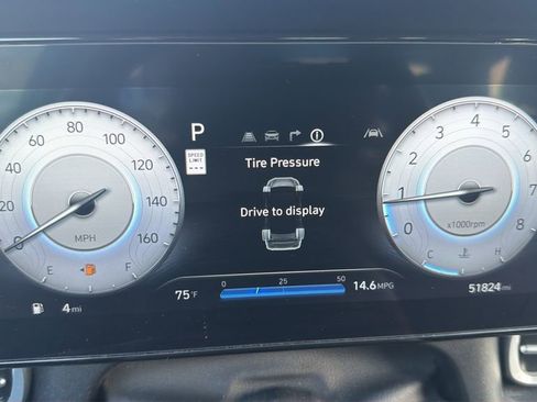 Used 2024 Hyundai Elantra Limited image 9