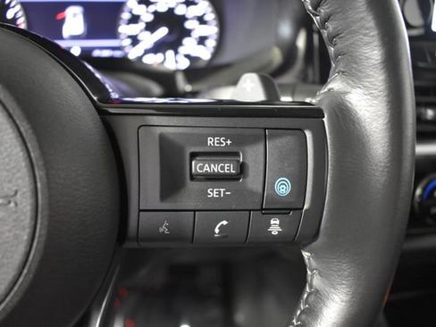 Used 2024 Nissan Pathfinder SL AWD/4WD image 17