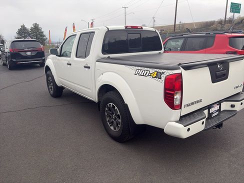 Used 2018 Nissan Frontier PRO-4X image 2
