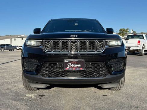 Used 2024 Jeep Grand Cherokee Laredo X w/ Luxury Tech Group I image 2