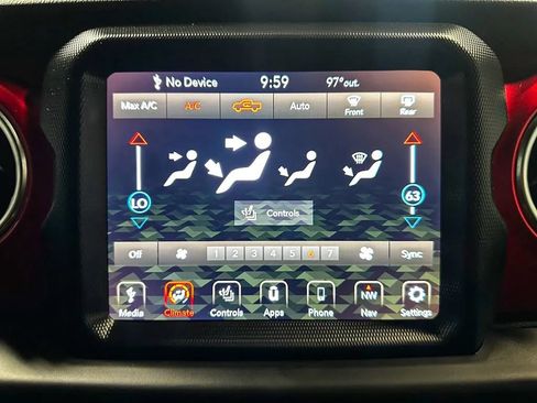 Used 2020 Jeep Gladiator Rubicon w/ Dual Top Group AWD/4WD image 32