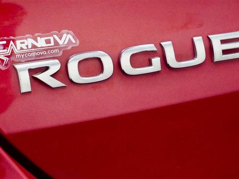 Used 2017 Nissan Rogue SV image 34