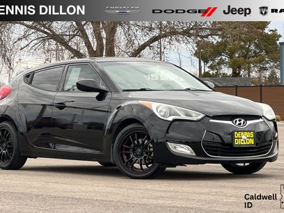 Used 2014 Hyundai Veloster w/ Style Package 02