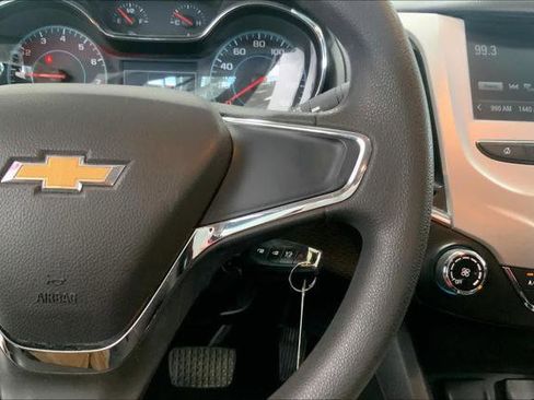 Used 2017 Chevrolet Cruze LS FWD image 23