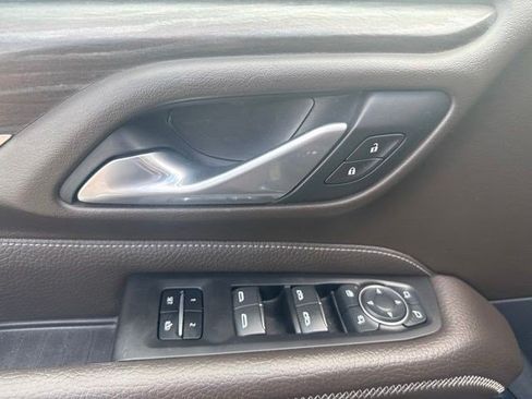 Used 2021 GMC Yukon Denali w/ Denali Premium Package RWD image 12