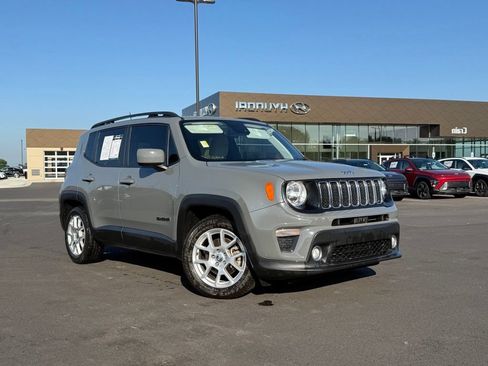 Used 2021 Jeep Renegade Latitude FWD image 3