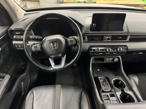 Used 2023 Honda Pilot Touring image 18