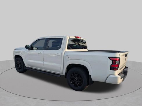 Used 2023 Nissan Frontier SV w/ Midnight Edition Package RWD image 6