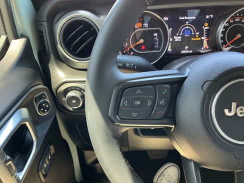 Used 2023 Jeep Wrangler Sport AWD/4WD image 20