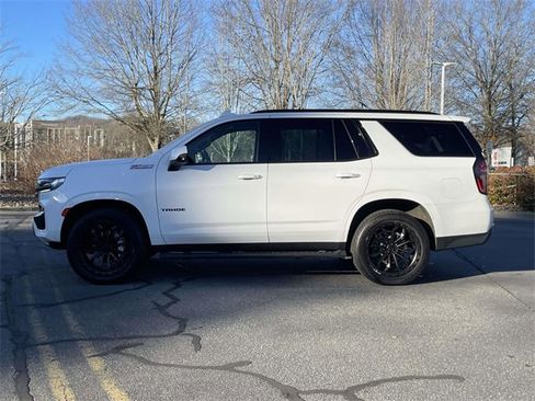 Used 2022 Chevrolet Tahoe Z71 w/ Z71 Off-Road Package image 2