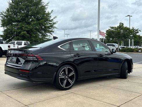 Used 2025 Honda Accord Sport image 25