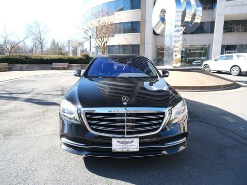 Used 2018 Mercedes-Benz S 560 4MATIC Sedan w/ Premium Package image 3