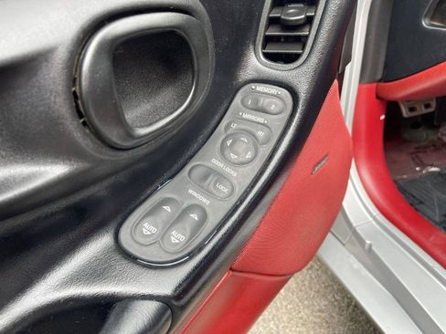 Used 1998 Chevrolet Corvette Convertible w/ Performance Handling Pkg image 19