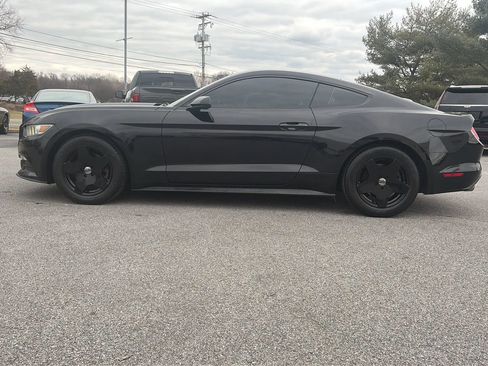 Used 2015 Ford Mustang Coupe image 5