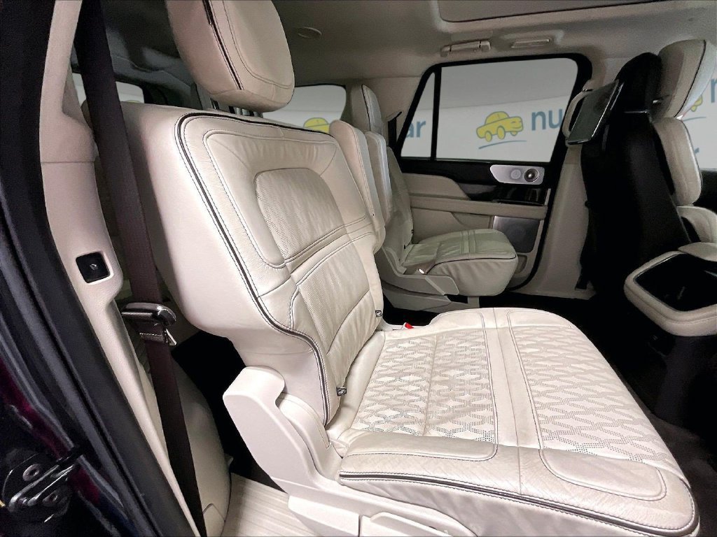 Used 2022 Lincoln Navigator L Black Label AWD/4WD image 16