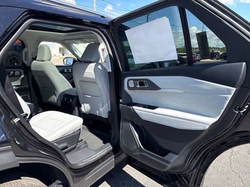 New 2026 Ford Explorer Platinum w/ LUX Leather Package AWD/4WD image 43