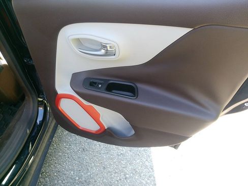 Used 2015 Jeep Renegade Limited AWD/4WD image 11