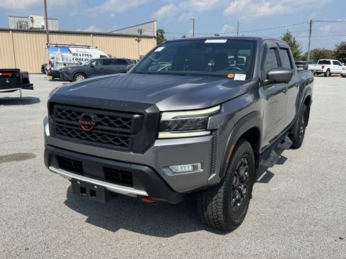 Used 2022 Nissan Frontier PRO-4X w/ Pro-4X Premium Package AWD/4WD image 2