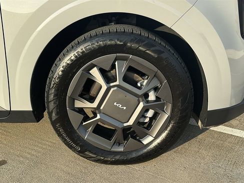 Used 2026 Kia Carnival EX FWD image 15