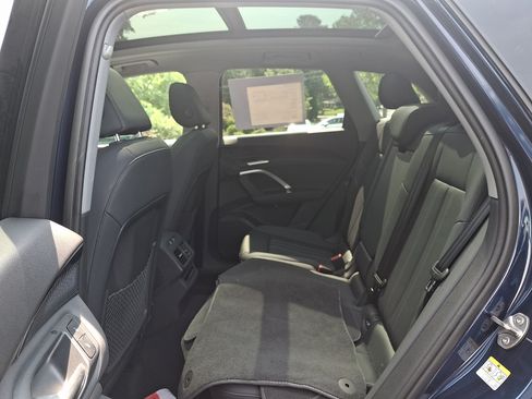 Certified 2025 Audi Q5 Premium w/ Convenience Package AWD/4WD image 10