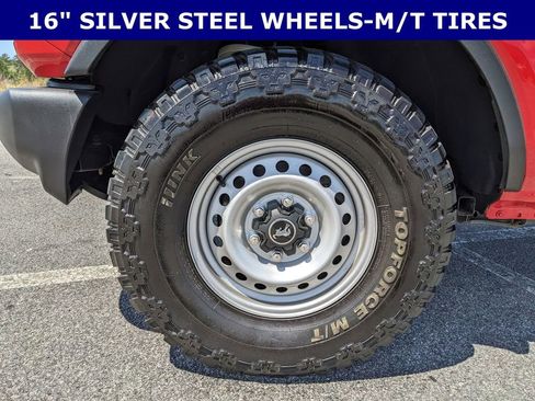 Used 2022 Ford Bronco 4-Door AWD/4WD image 2