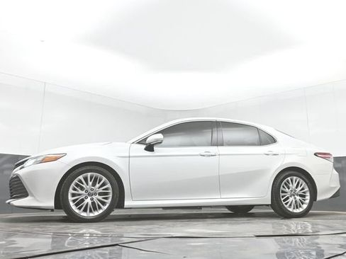 Used 2018 Toyota Camry XLE FWD image 44