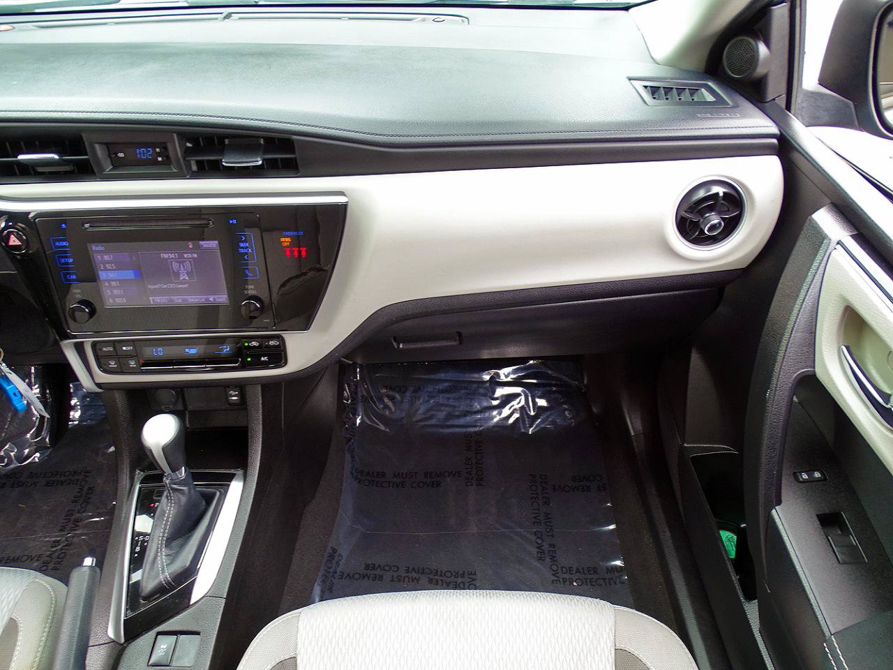 Used 2019 Toyota Corolla LE FWD image 25